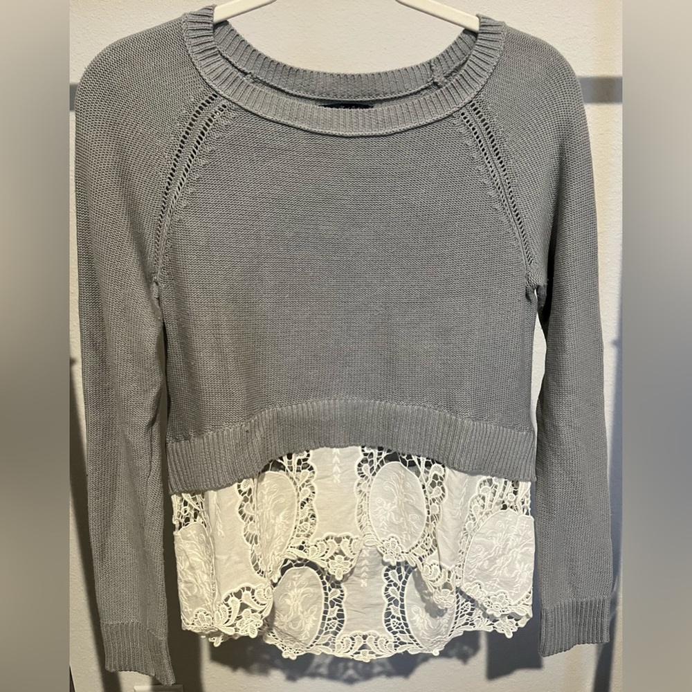 American Eagle AE Blouse Women’s Size X Small Grey Lace Long Sleeve